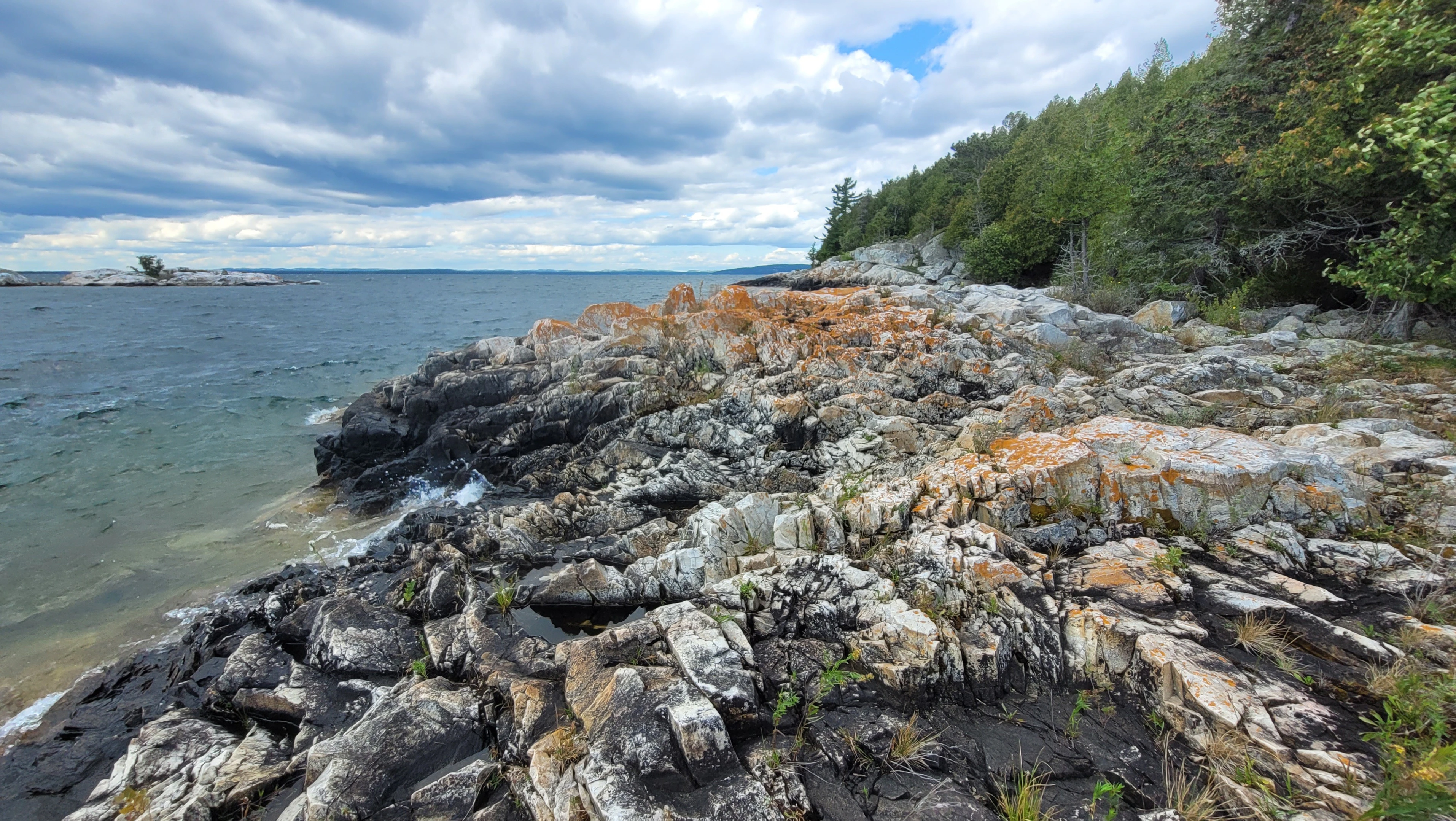 Quartzite rock formations on Creak Island